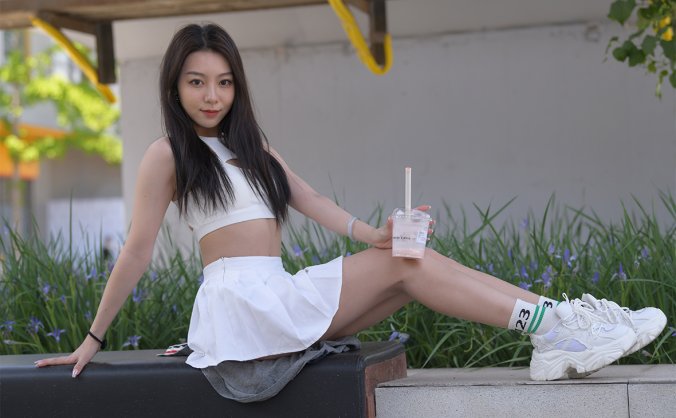 精选街拍NO.2925- 手心里的太阳[744P／1.41GB]